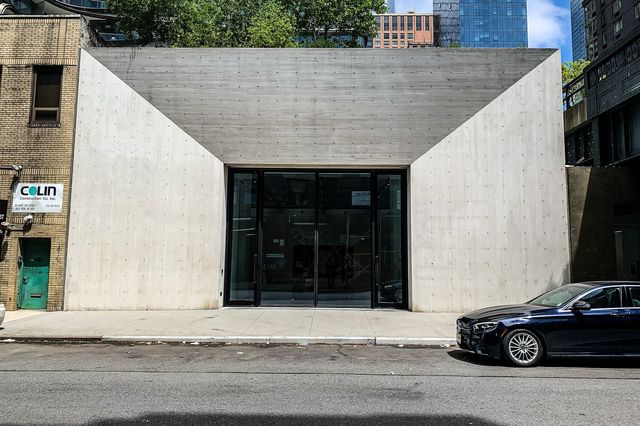 a modernist building in Manhattan